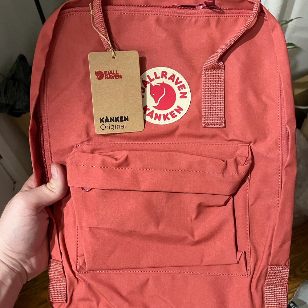 NWT Fjallraven Backpack in Dahlia